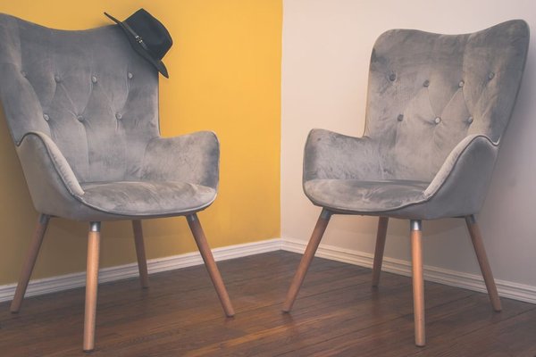 accent chair vs armchair